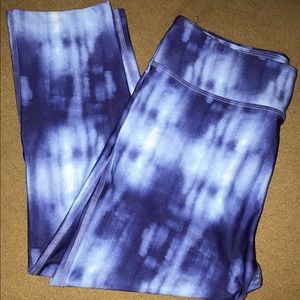 Under armour capris- blue wash